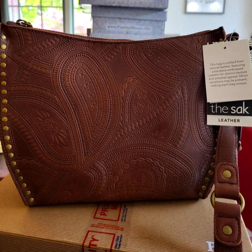 New with tags, cross/shoulder body